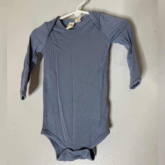 NWOT Kyte Baby 6-12 Months Long Sleeve Bodysuit Blue - Picture 1 of 5